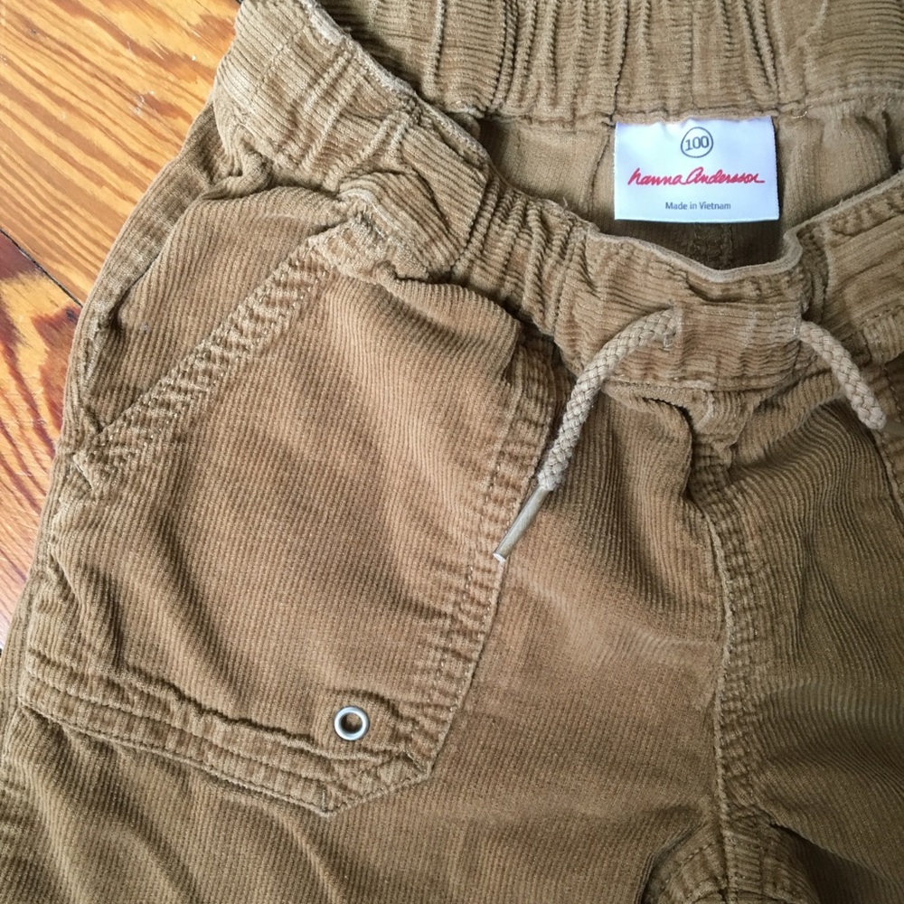 Super soft pull-on tie-waist Hanna Anderson cords
